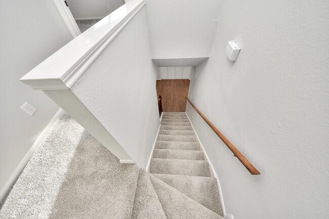 Building Photo - 18209 Vinland Dr