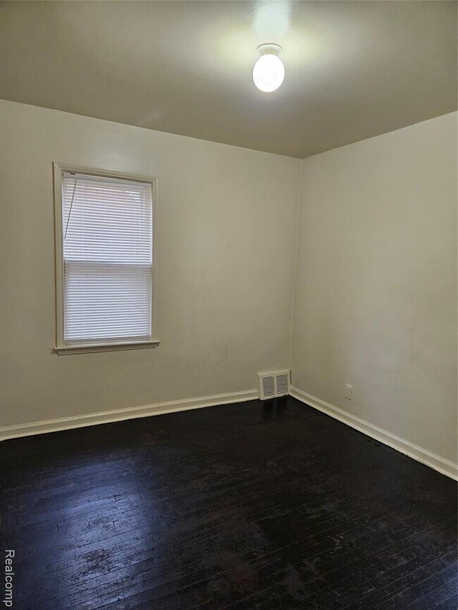 Building Photo - 11764 Beaconsfield St