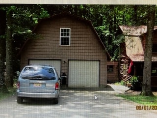 Building Photo - 172 Cross Creek Rd