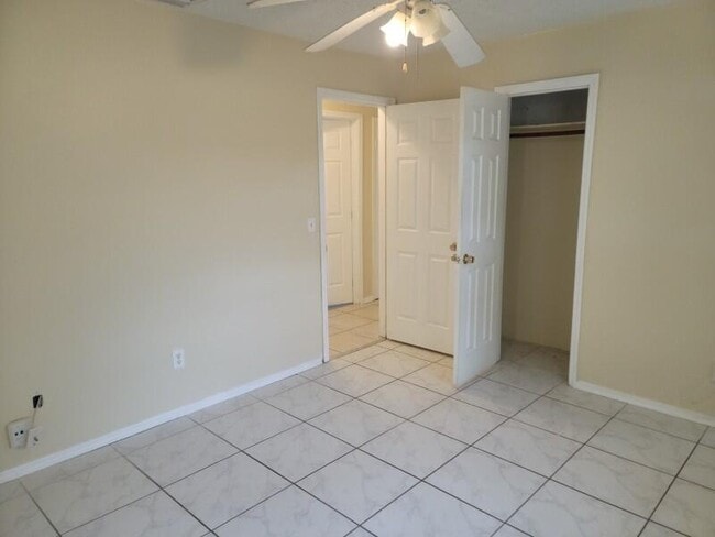 Building Photo - 3105 Langston Dr