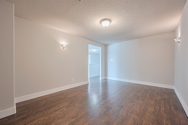 Building Photo - 20646 Ricewood Village Trail