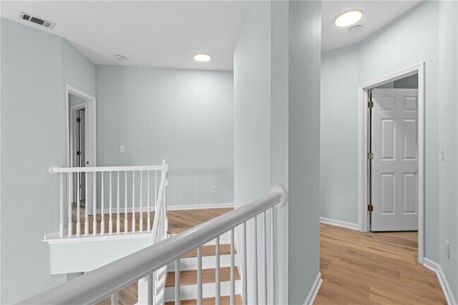 Building Photo - 380 Belmont Chase Ct
