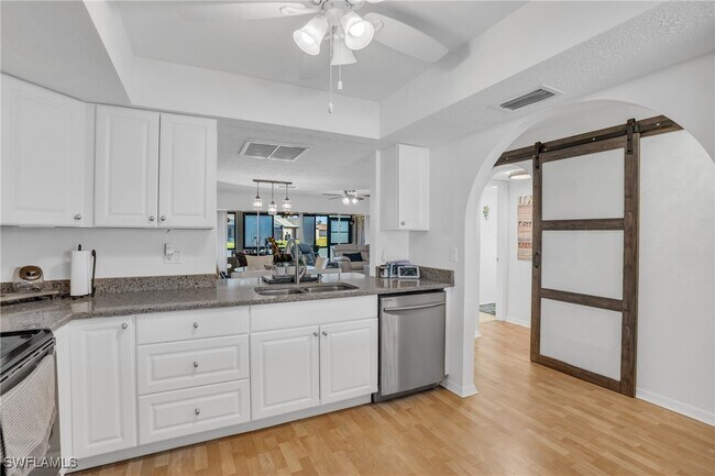 Building Photo - 1003 SW 47th Terrace