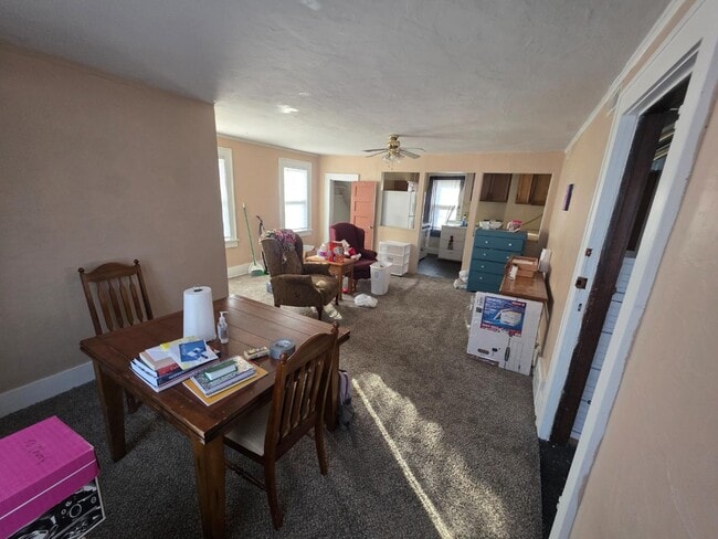 Building Photo - 20 N Willow St