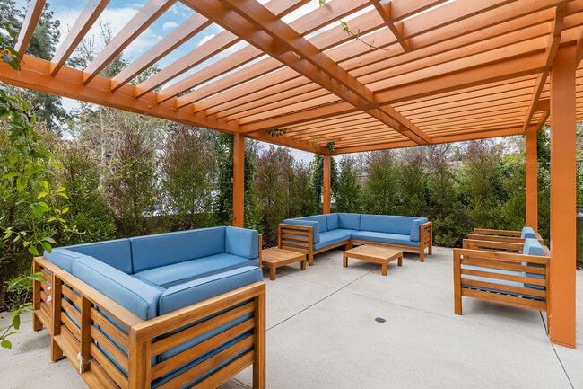 Courtyard - 123 S Ave 63