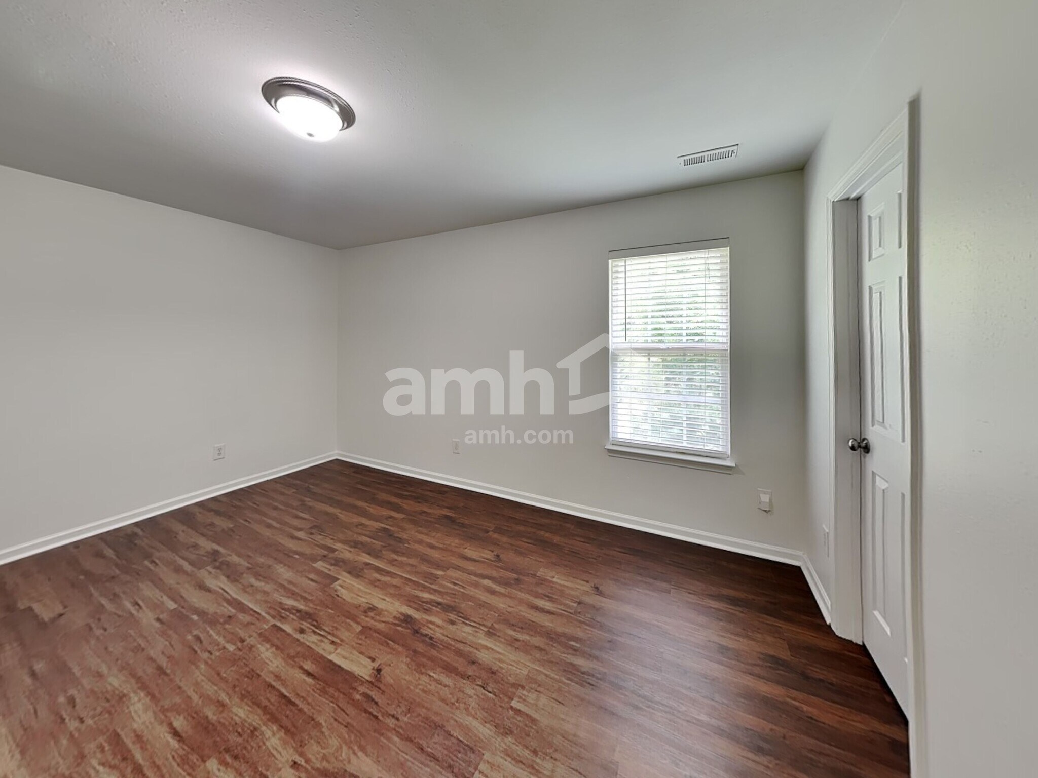 Building Photo - 5001 Autumn Oak Dr