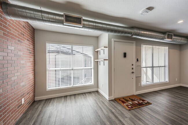 Building Photo - 1500 Bay Area Blvd