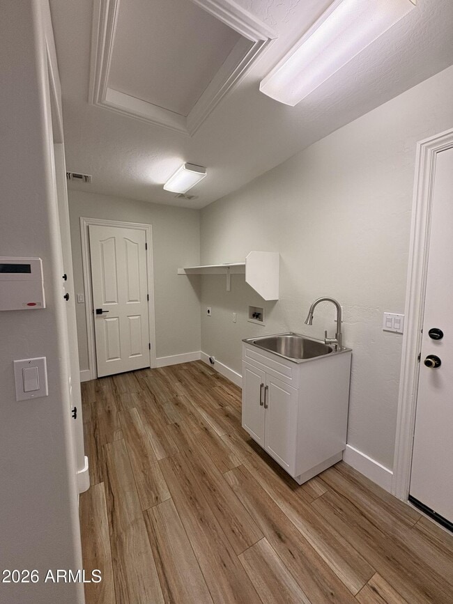 Building Photo - 13528 W Windsor Blvd