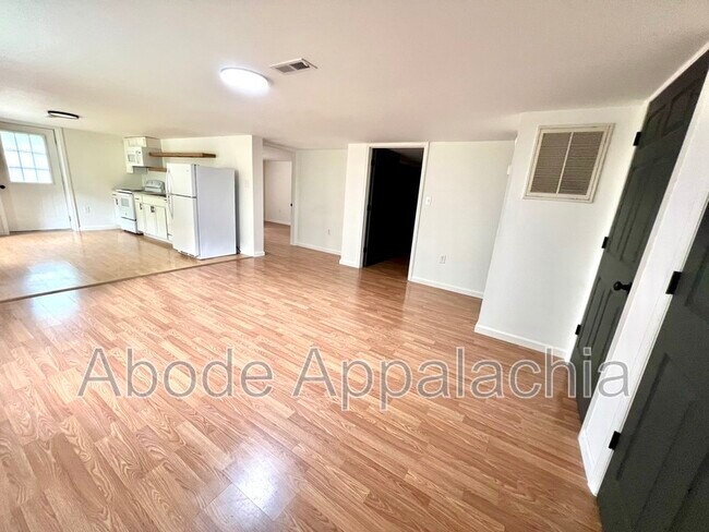 Building Photo - 1233 Collins Hwy