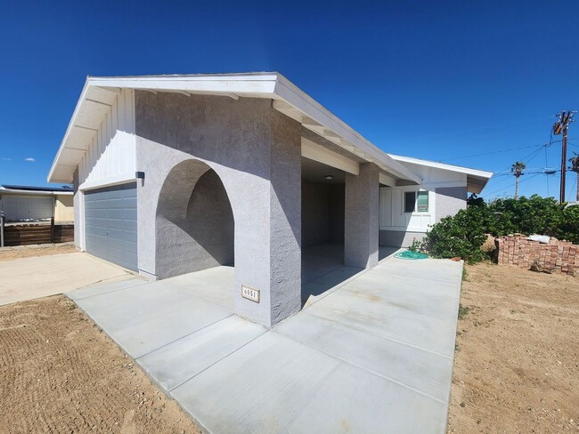 Building Photo - Newly Remodeled Two Bedroom Two Bath Home ...