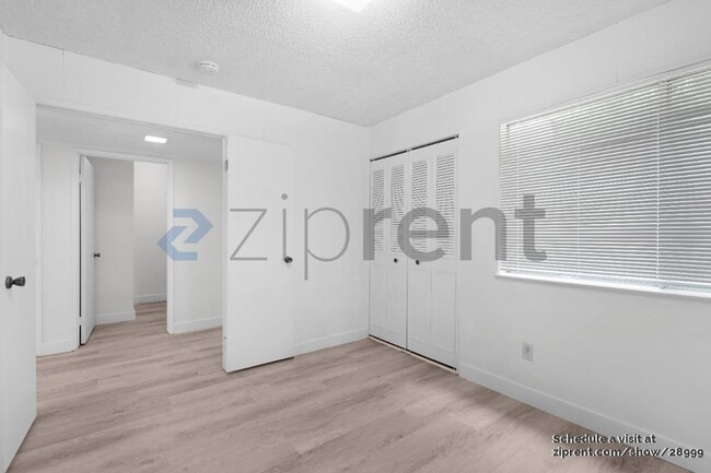 Building Photo - 5006 Greenberry Dr