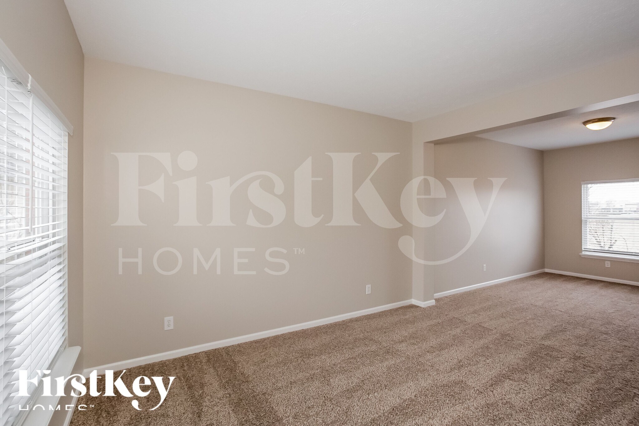 Building Photo - 13947 Royalwood Dr