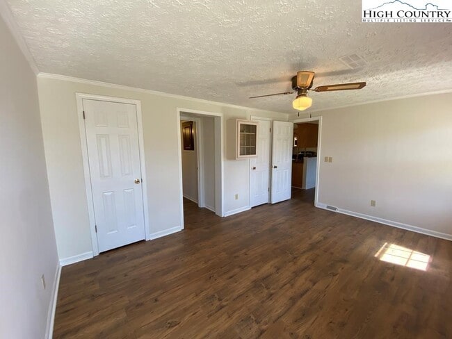 Building Photo - 462 Hartsoe Rd