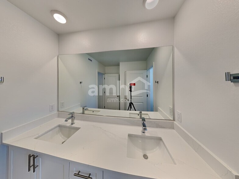 Building Photo - 4231 Halo Hollyhock St