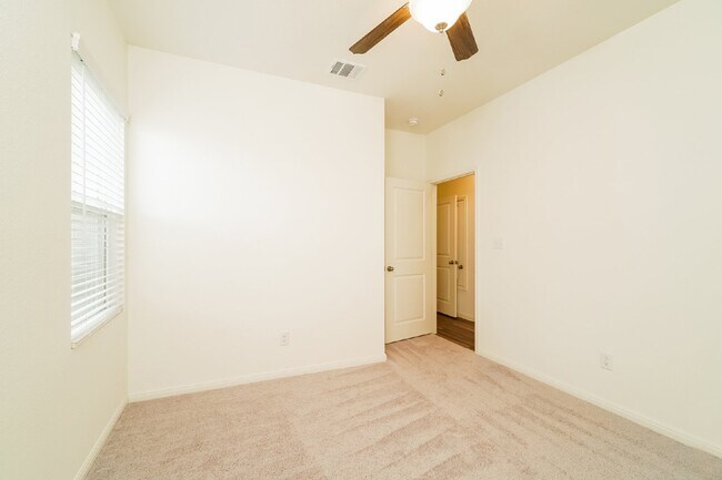 Building Photo - 141 Rubrum Rd