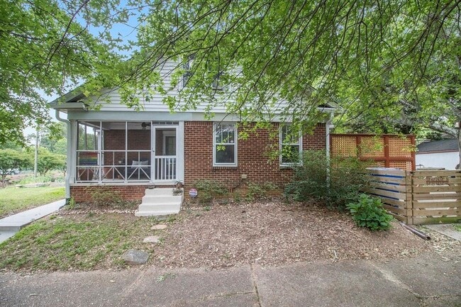 Building Photo - 1755 Langston Ave SW