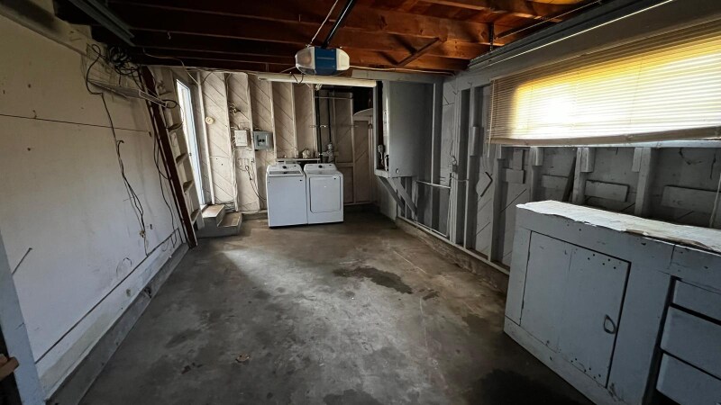 Building Photo - 1608 Glennen Dr