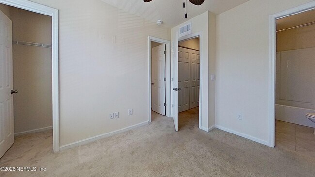 Building Photo - 106 Red House Cir