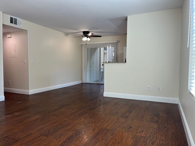 Building Photo - 3545 Grove St