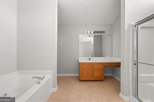 Building Photo - 1424 Gates Cir SE