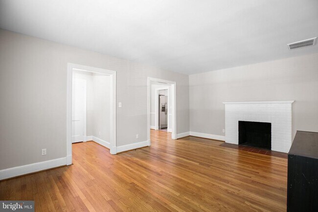 Building Photo - 1213 Stafford Ave