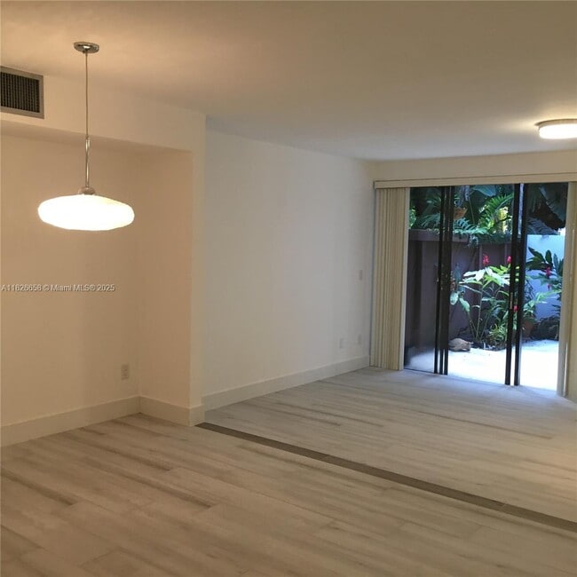 Building Photo - 2180 Brickell Ave
