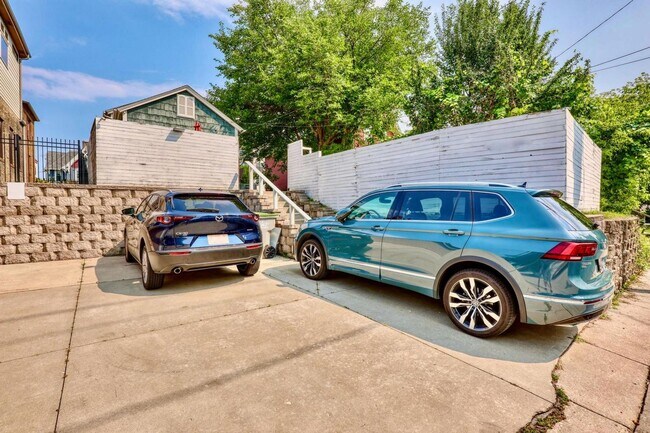 Building Photo - Beautiful Updated 3-Bedroom Colonial – Prime East Side Location