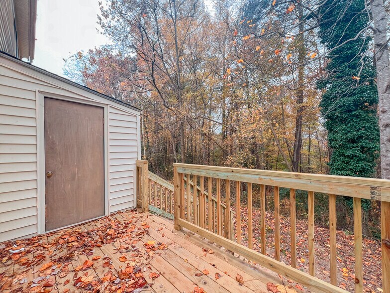 Building Photo - 24 Fox Hill Dr