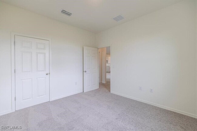 Building Photo - 4208 NE 15th Pl