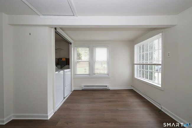 Building Photo - 121 Westport Rd