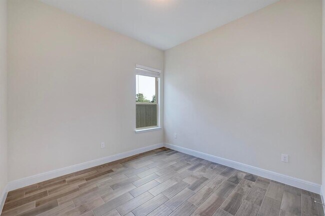 Building Photo - 16905 Adoro Dr