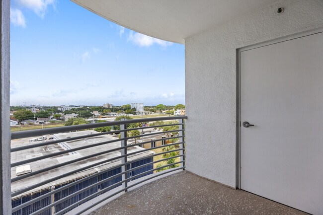 Building Photo - 1830 Radius Dr