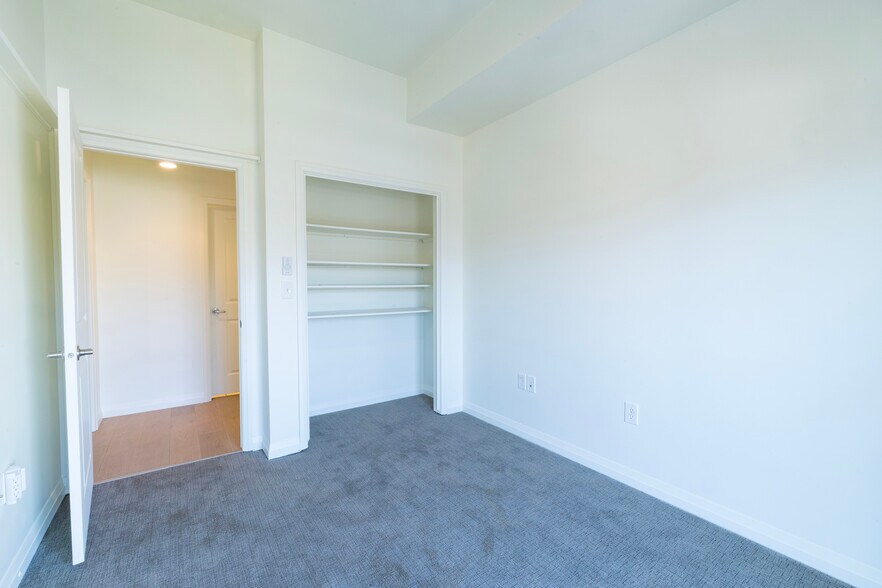 Building Photo - 350 S 200 E