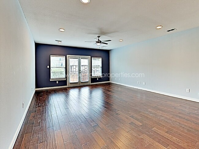 Building Photo - 5903 Lindell Ave
