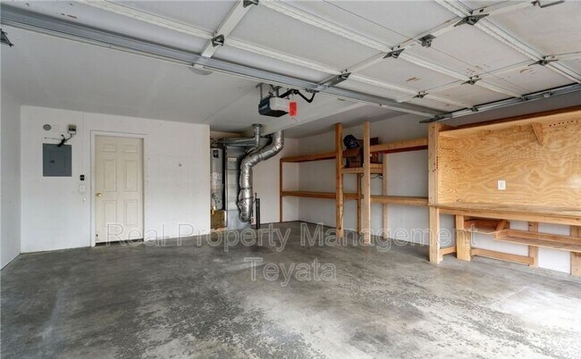 Building Photo - 1800 E Maryland St