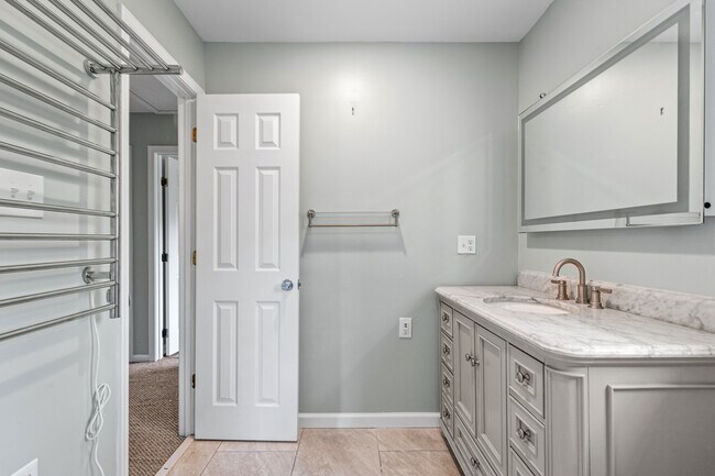 Building Photo - 1114 Collingwood Dr