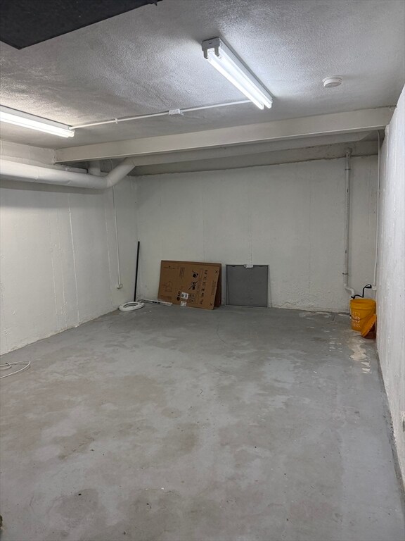 Building Photo - 26 Andrew St