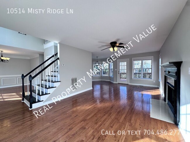 Building Photo - Stunning 4BR/2.5BA Home in Charlotte!