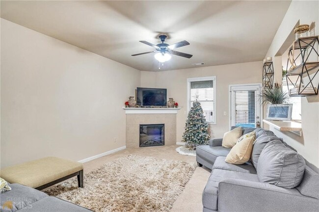 Building Photo - 413 Fern Bay Dr SW
