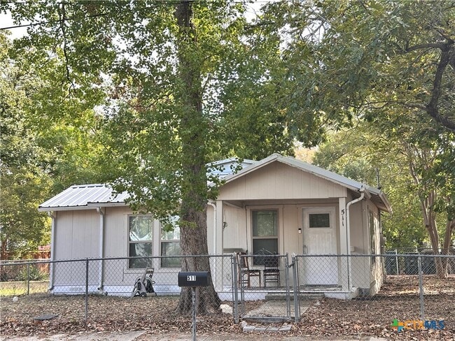 Building Photo - 511 McKie St