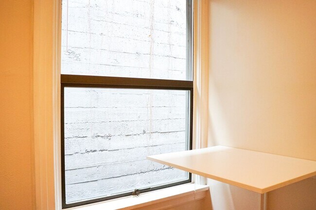 Building Photo - Charming NW Studio Close to Providence Par...