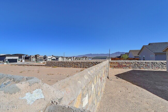 Building Photo - 143 Sarah Trl