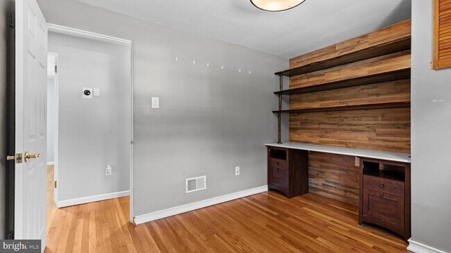 Building Photo - 203 Ashwood Way