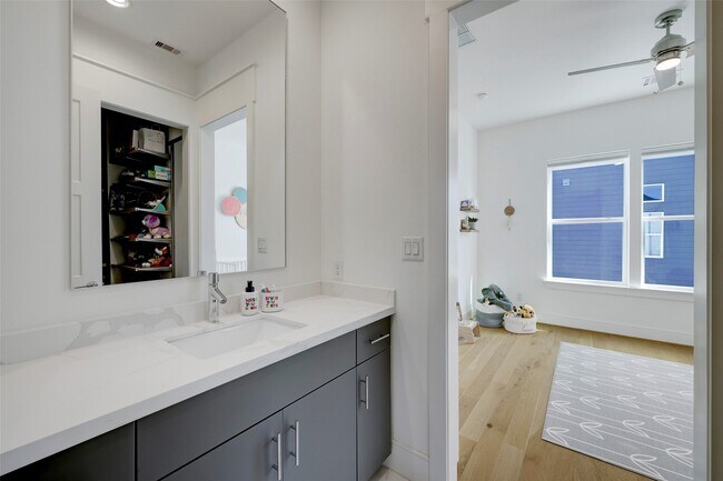 Building Photo - 9809 Mocking Bird Hill Ln