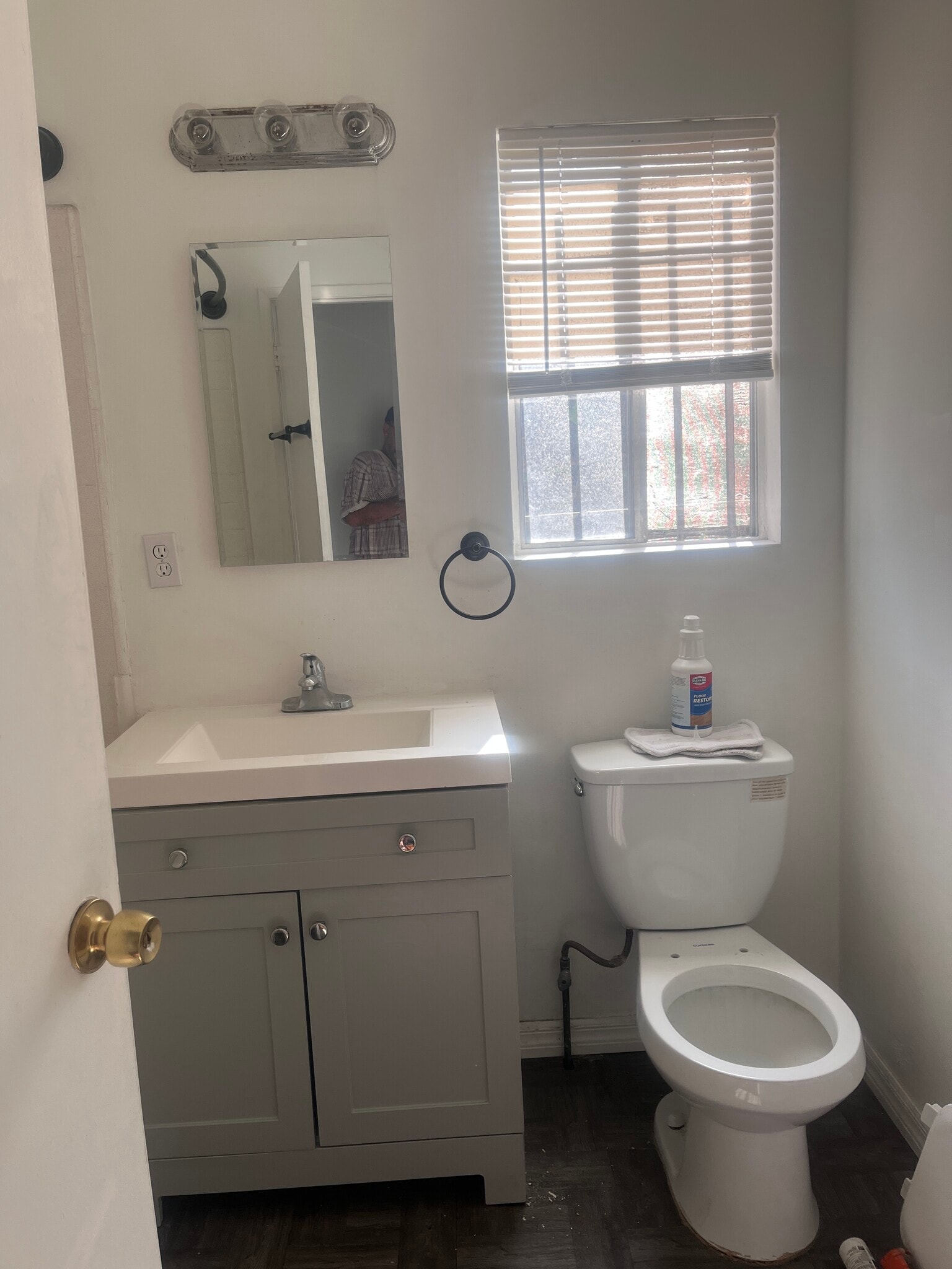 Building Photo - 720 E Fairview Blvd