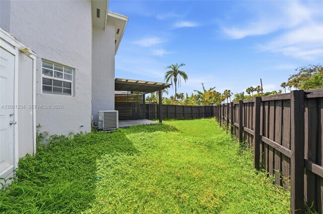 Building Photo - 902 SW 8th Pl