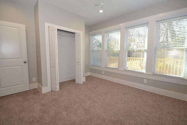 Building Photo - 7602 Blessing Ave