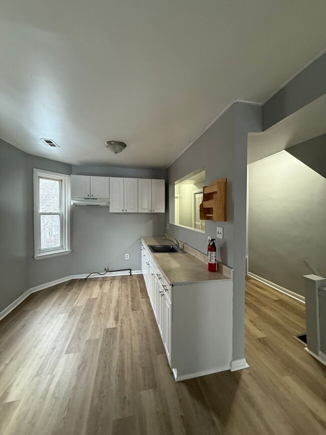 Building Photo - 251 Highland Ave