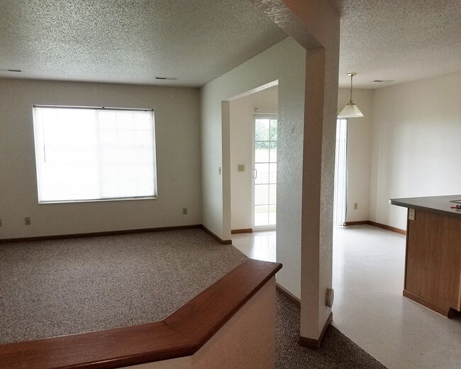 Building Photo - Paris Park Townhomes