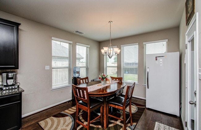 Building Photo - 7610 River Pass Dr